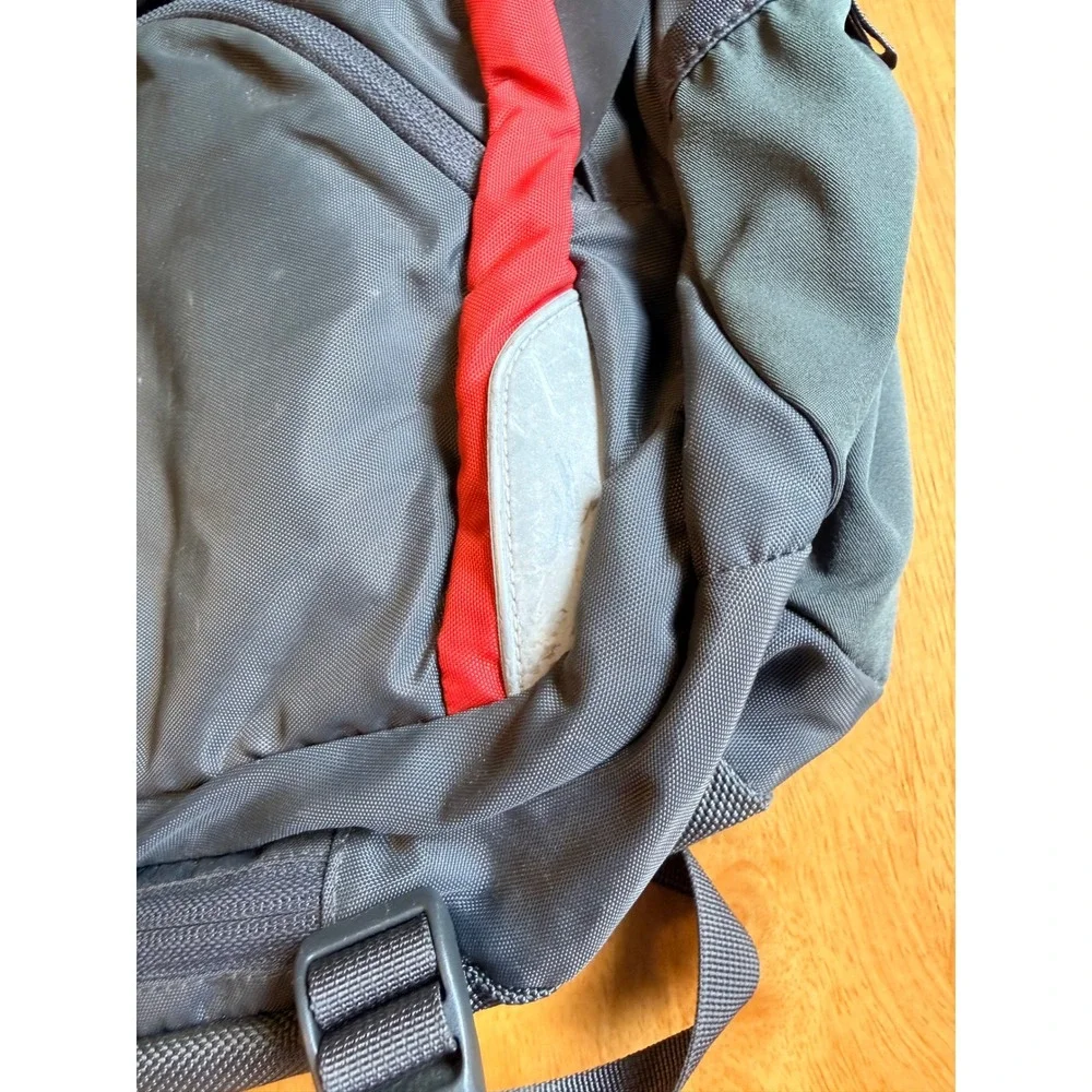 The North Face Messenger Bag Grey Red Crossbody Shoulder Travel Commuter Bag
